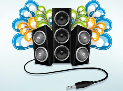 Auto in coda con autoradio accesa